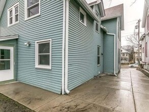 1432 Williamson St, Unit 1432 Williamson St alt 2 in Madison, WI - Foto de edificio - Building Photo