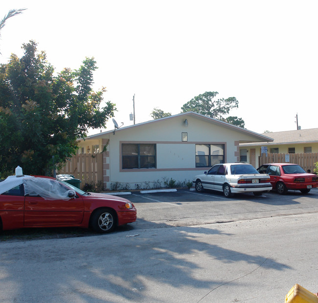 1038 NW 3rd Ave in Fort Lauderdale, FL - Building Photo - Building Photo