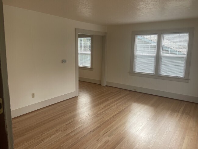 934 NE 5th Ave in Camas, WA - Building Photo - Building Photo