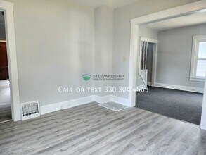 1030 Sawyer Ave in Akron, OH - Building Photo - Building Photo