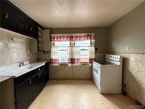 733 Lasalle Ave in Buffalo, NY - Building Photo - Building Photo