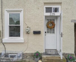 225 W 6th Ave in Conshohocken, PA - Building Photo - Building Photo