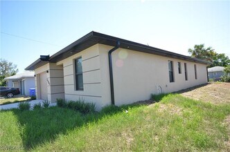2132 Barker Blvd in Ft. Myers, FL - Building Photo - Building Photo
