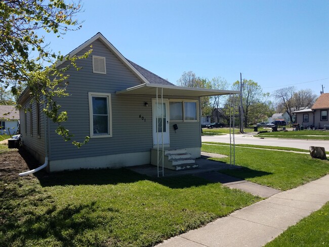 property at 401 E Washington St