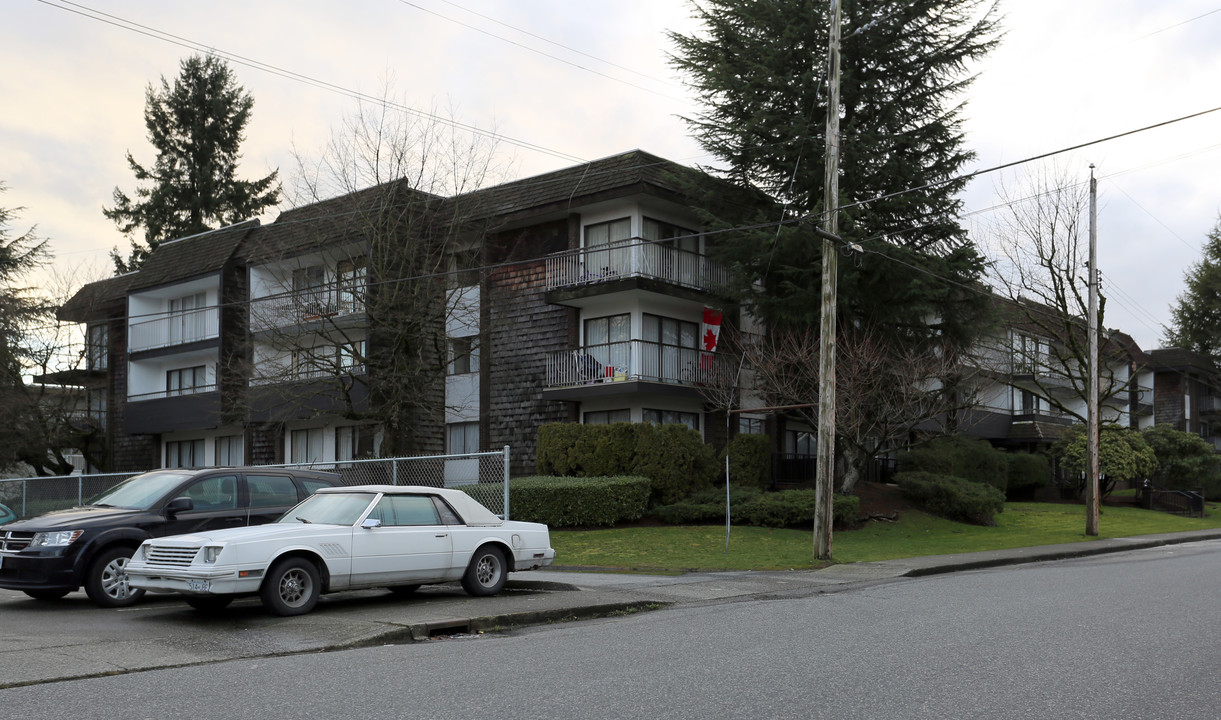 Montego Manor in Burnaby, BC - Building Photo