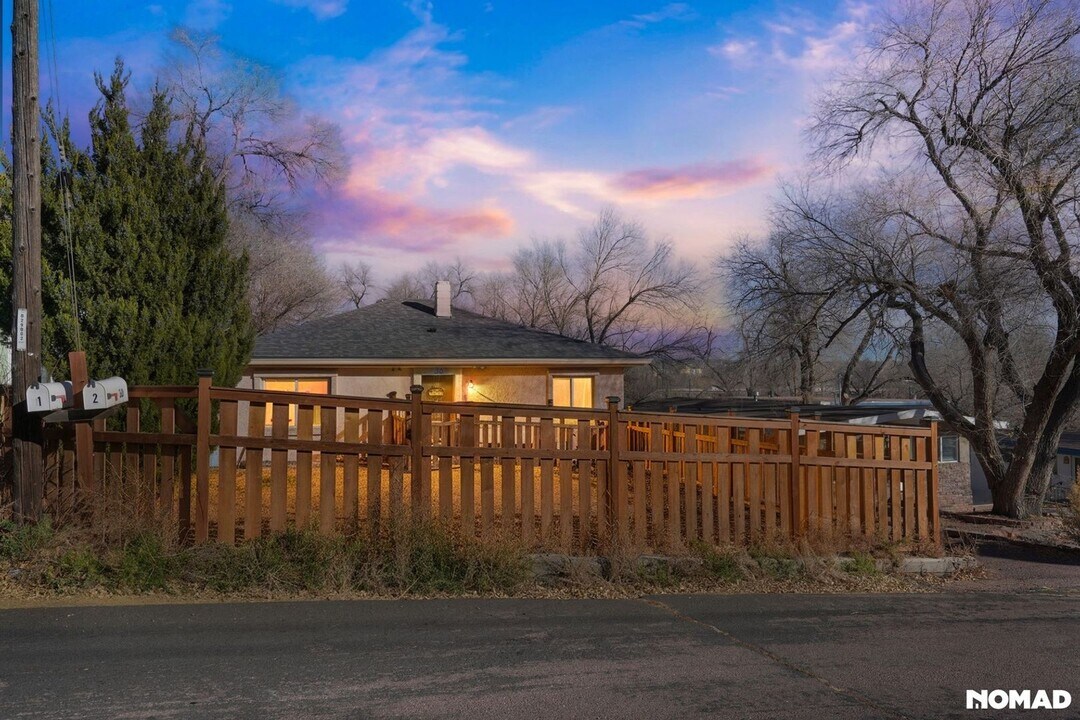 30 W Navajo St in Colorado Springs, CO - Building Photo