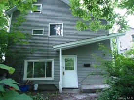 35 S Chestnut St in New Paltz, NY - Building Photo