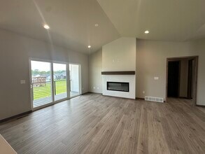 2129 Clover Field Dr in Green Bay, WI - Building Photo - Building Photo