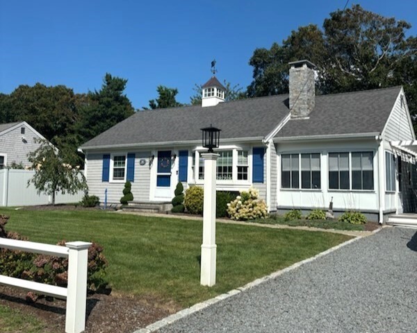 18 Lyndale Rd in Yarmouth, MA - Foto de edificio - Building Photo