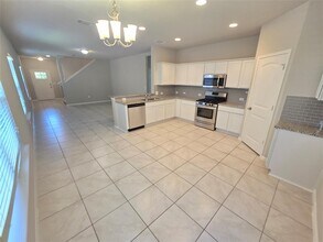 2013 Langdale Ln in Austin, TX - Building Photo - Building Photo
