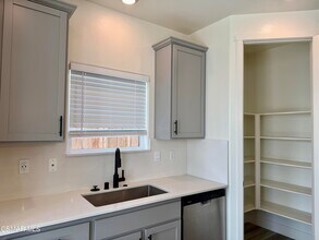 7201 Capitol Reef Dr in Bakersfield, CA - Building Photo - Building Photo