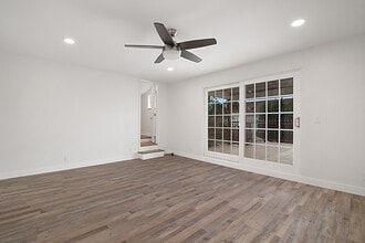 292 Chapalita Dr in Encinitas, CA - Foto de edificio - Building Photo