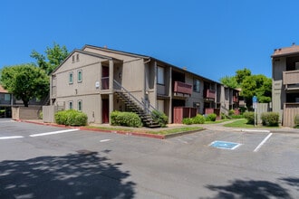 Village at Fair Oaks in Fair Oaks, CA - Foto de edificio - Building Photo