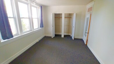2646 N Calvert St in Baltimore, MD - Building Photo - Building Photo