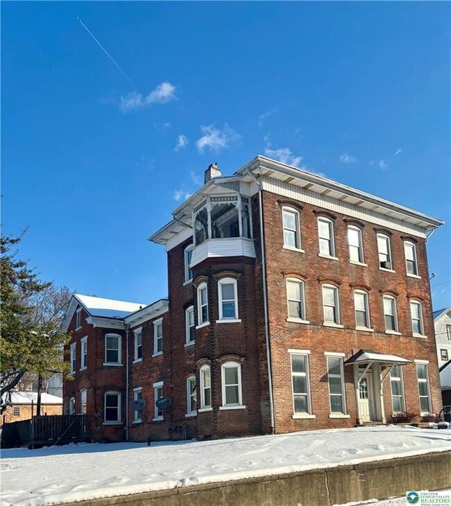 350 Main St in Slatington, PA - Building Photo - Building Photo