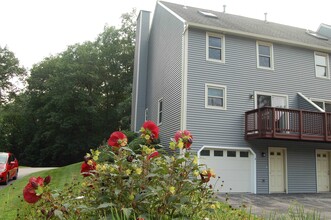 4 Highbridge Hill Rd in Nashua, NH - Building Photo - Building Photo