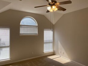 4108 N Summercrest Loop in Round Rock, TX - Building Photo - Building Photo