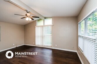 2002 Constant Dr in Jacksonville, FL - Foto de edificio - Building Photo