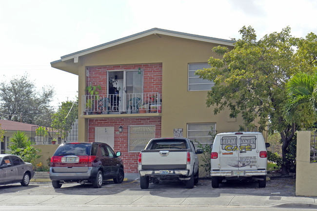 6510 W Flagler St in Miami, FL - Foto de edificio - Building Photo