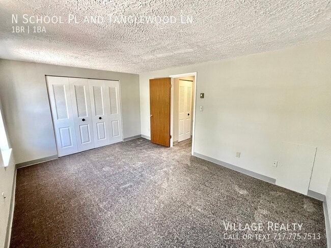 335 N School Pl in Dallastown, PA - Building Photo - Building Photo