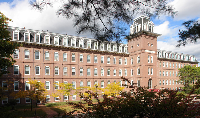 Barker Mill Arms Apartments in Auburn, ME - Foto de edificio - Building Photo