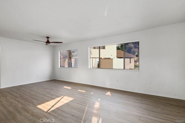 442 N Vía Porto in Anaheim, CA - Building Photo - Building Photo