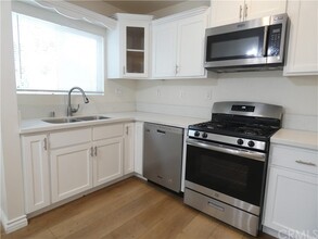 6634 Hazeltine Ave in Los Angeles, CA - Building Photo - Building Photo
