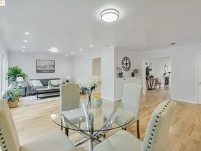 1431 Sunset Loop in Lafayette, CA - Foto de edificio - Building Photo