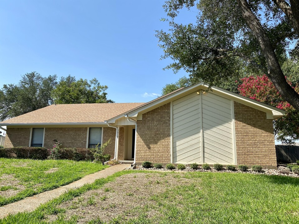 1510 Oak Hollow Dr in Waco, TX - Building Photo