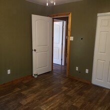 710 W 4th St in Taylor, TX - Building Photo - Building Photo