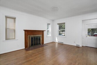 1600 N Altadena Ave in Royal Oak, MI - Building Photo - Building Photo