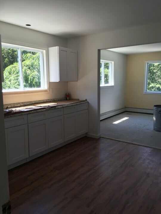 380 S Main St in Seymour, CT - Building Photo