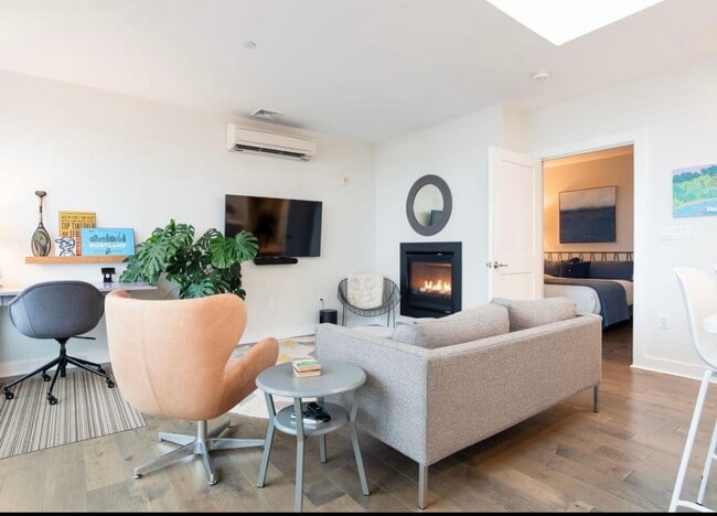 62 India St, Unit 405 in Portland, ME - Building Photo - Building Photo