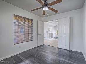 10898 Carberry Hill St in Las Vegas, NV - Building Photo - Building Photo