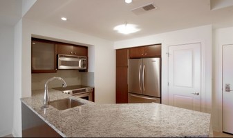 675 S President St, Unit #1507 in Baltimore, MD - Building Photo