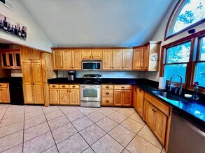5001 Bellamy Manor Dr in Virginia Beach, VA - Building Photo - Building Photo
