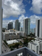 2500 Biscayne Blvd in Miami, FL - Foto de edificio - Building Photo