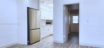 2901 Polk St in Hollywood, FL - Building Photo