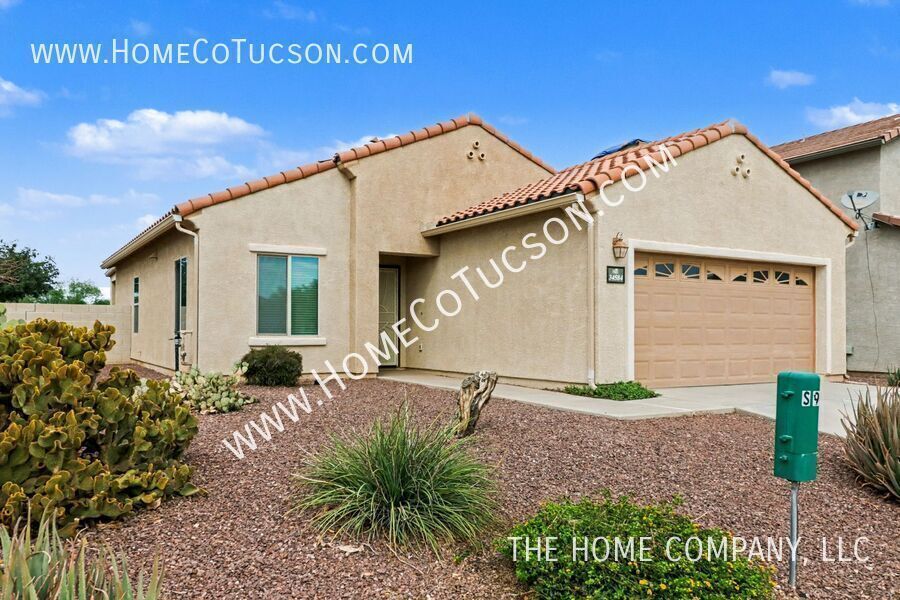 34584 S Bronco Dr in Red Rock, AZ - Building Photo