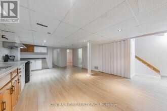 90 Stather Crescent in Markham, ON - Building Photo - Building Photo