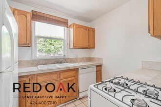 1333 Oak St in Santa Monica, CA - Building Photo - Building Photo