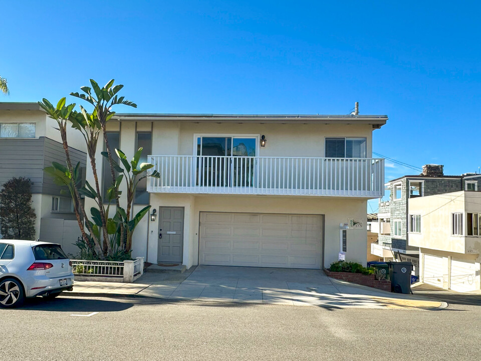 601 Highland Ave in Manhattan Beach, CA - Foto de edificio