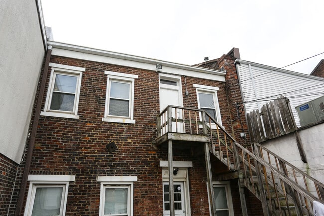 1709 E Carson St in Pittsburgh, PA - Building Photo - Building Photo