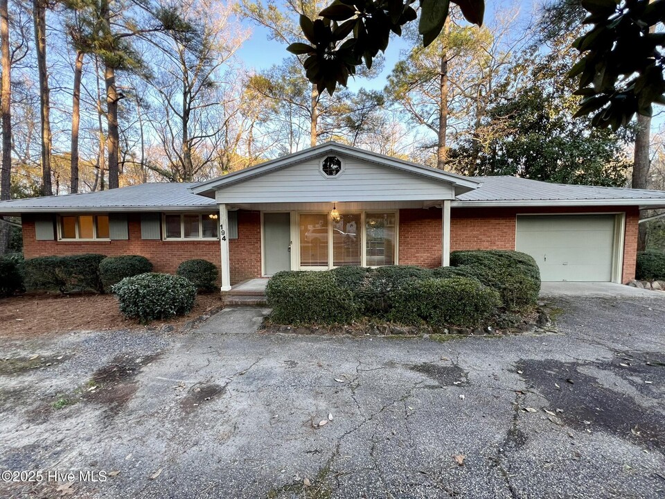 194 Boiling Spring Cir in Southern Pines, NC - Building Photo