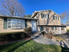17 Juneberry Ln in Liverpool, NY - Building Photo - Building Photo
