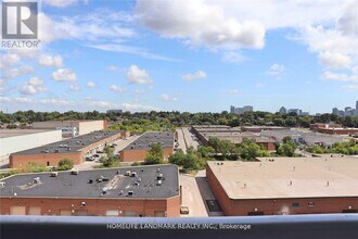 181 Village Green Square in Toronto, ON - Building Photo - Building Photo