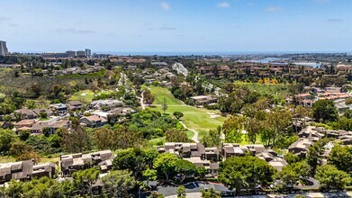 50 Sea Island Dr in Newport Beach, CA - Building Photo - Building Photo