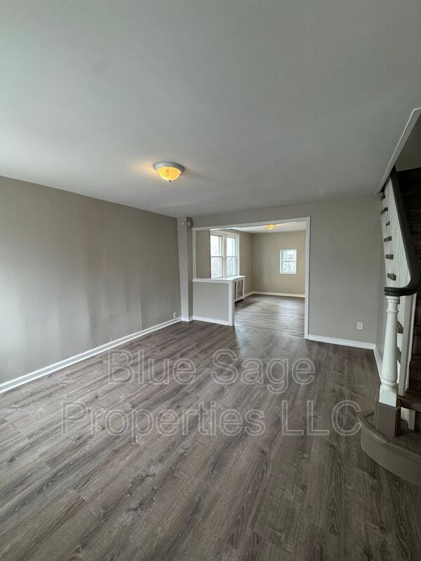7039 Greenwood Ave in Upper Darby, PA - Building Photo - Building Photo