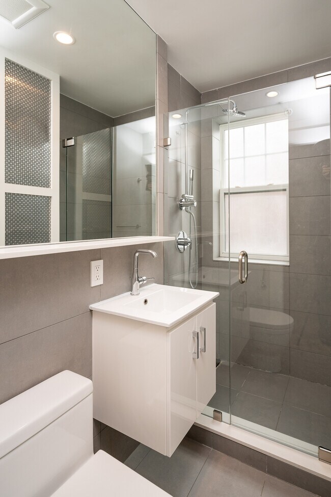 17 Forest St, Unit 04 in Cambridge, MA - Building Photo - Building Photo