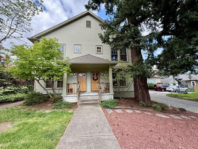 1723-1727 SE Nehalem St in Portland, OR - Building Photo - Building Photo